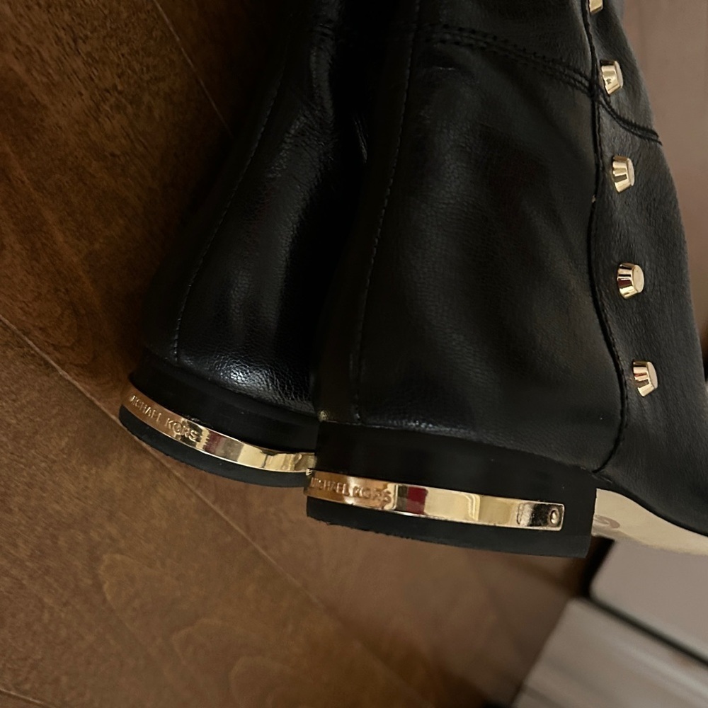 Michael Kors Sexy Black Knee High Boots with Gold Accents, size 7M - Picture 6 of 9